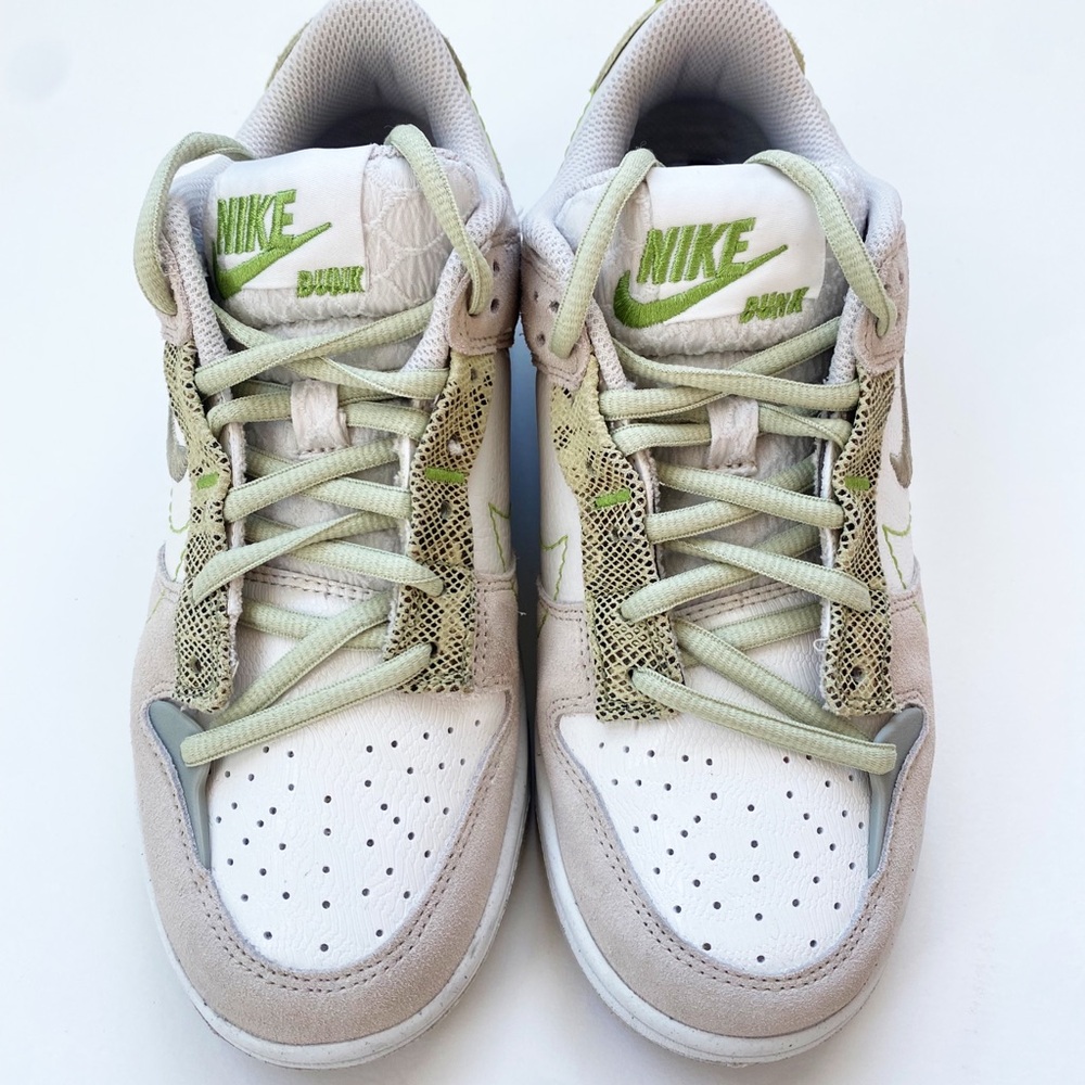 Women’s Nike Dunks